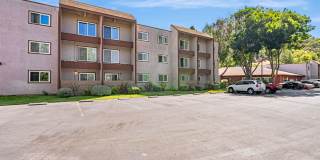 Martinez Hillside - 55+ Active Adults Apartment Homes Gallery 13