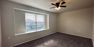 Open design in Northeast Crossing on large CORNER LOT! 3 bedrooms + study/2.5 baths/game room/2-car garage Gallery 27