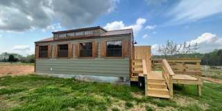 Fully furnished tiny home- 1 bedroom, 1 bath! Gallery 1