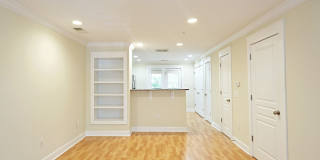 Student + Pet-Friendly Woodlands Condo with Community Amenities Gallery 1