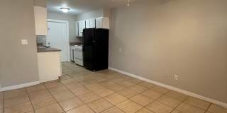 Quiet duplex biking distance from UF! Gallery 5
