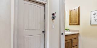 4 Bedroom Home with Solar Panels: MOVE-IN SPECIAL Gallery 23