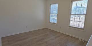 Single Family Home 2 beds 1  Full bath and 1 Half bath Available Now! Gallery 16