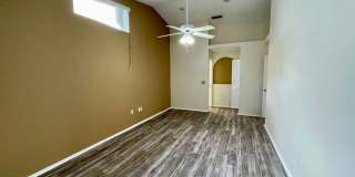 Resort-Style Living Gorgeous two bedroom, two bath, +den, detached villa for rent in North Sarasota Gallery 12