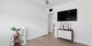 926 W Moreland Street Gallery 16