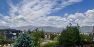 LUXURY 4 Bedroom home in NORTHGATE with Mountain Views Gallery 56
