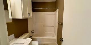 Spacious 3 Bedroom, 2 Bath Home Close to Restaurants & Shopping Centers Gallery 14