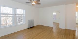 5208-14 N. Damen / 2000-10 W. Foster Gallery 5