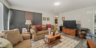 Spacious 4-Bedroom Single Family Home for Rent in Westchester Gallery 18