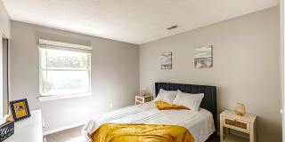 Sedgefield Square Gallery 4