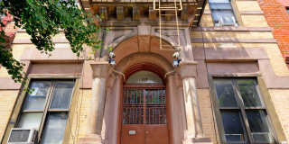 117 Henry Street Gallery 9