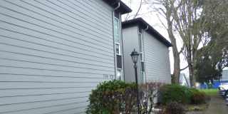 Rent Special: 1/2 Off June's Rent!! - Downstairs 2 Bedroom Unit Gallery 7