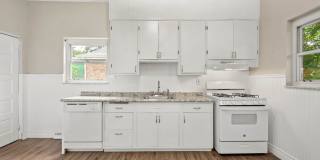 Stunning 3 bed, 2 bath home in Ambridge available August 15! Gallery 1