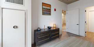 Nevéseno Gallery 77