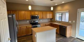 Cozy 3 Bed 2 Bath with Enclosed Den! Cozy 3 Bed 2 Bath with Enclosed Den! Gallery 7