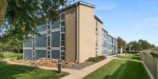 Spacious Centennial Condo Gallery 5