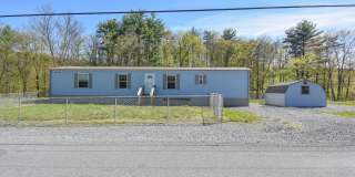 Two Bedroom Updated Mobile Home with Fenced Yard! Gallery 1