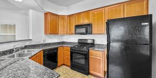 Updated 2BR/2BA Condo with Garage in Prime Folsom Location! Gallery 1