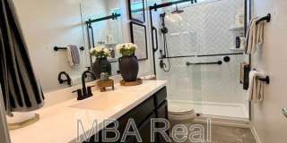 8216 S 42nd Ln Gallery 10