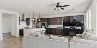 4 Bedroom Single Family Home in Surprise Gallery 10