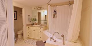Luxury Living with Breathtaking City Views – Stunning Furnished 3BR/3BA in Bayfront Tower Gallery 17