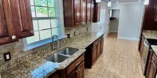 1706 Emerald Gallery 10