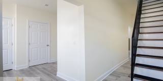 Updated 4BR House with 2 full baths and yard! Gallery 11