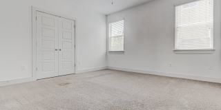 Elegant 4BR Home with Bonus Room & Designer Finishes Elegant 4BR Home with Bonus Room & Designer Finishes Gallery 14