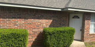 3 bedroom, 2 bathroom, 2 car garage Gallery 3