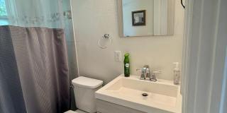 Fully furnished 1/1 Apartment Old NE Gallery 24