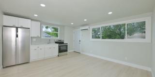 1 Bed 1 Bath Suite with Fenced Yard Minutes Away Clearwater Beach Gallery 9