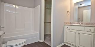 4 Bed 4.5 Bath Townhouse just mins away from the University! Gallery 14