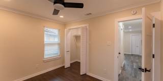 Modern Elegance in Vibrant East Austin: Chic Duplex with Stylish Upgrades, Private Oasis, Prime Location! Gallery 17