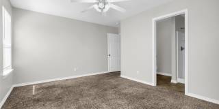 1602 W Elm Street Gallery 19