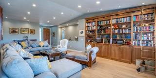 Beautiful 5 Bedroom Home- One Level and Private Pool Gallery 6