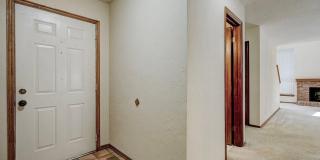 Beautiful Two-Story 3bed/2bath Townhome Available in Westside Norman!! Gallery 5