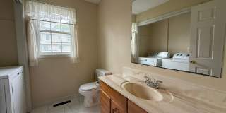 Three Bedroom, Single Family Home Located in Springfield's Pine Point Neighborhood! Gallery 8