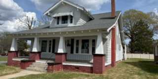 619 S. Cox St Gallery 1