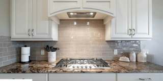 Stunning 2 Bedroom Fully Furnished Home. Community Pool & Mini Golf! Gallery 31
