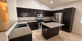 *NEW* Custom Paint/*NO* Carpet 3 BD/2 Bath Spacious Surprise Home! Gallery 10