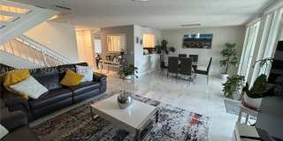 10247 NW 51st Ter Gallery 1