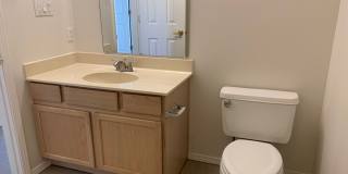 Lovely 3 Bedroom, 2 Bath In The NW! Gallery 16