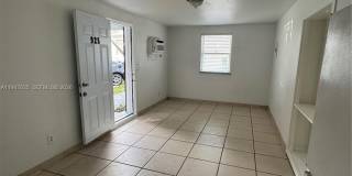 921 N 17th Ct Gallery 13