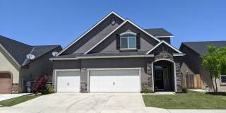 Newer construction home with open floor plan and nice upgrades. Clovis unified schools. Gallery 1