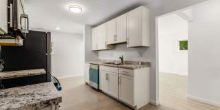 Everything on one level - 4 bedroom, 2 bath home! Gallery 8
