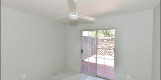 31 STRATFORD HALL Circle Gallery 33