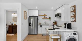 18221 Kinzie Street Gallery 10