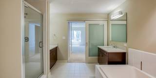 5550 Wilshire at Miracle Mile by Windsor Gallery 36