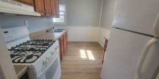 2 Bedroom, 1 Bath Home Now Available for Rent! Gallery 4