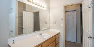 Modern 4 Bedroom, 2.5 Bath Home In Silver Creek w/AC Gallery 26